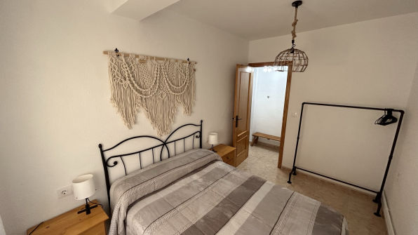Habitación con cama de matrimonio